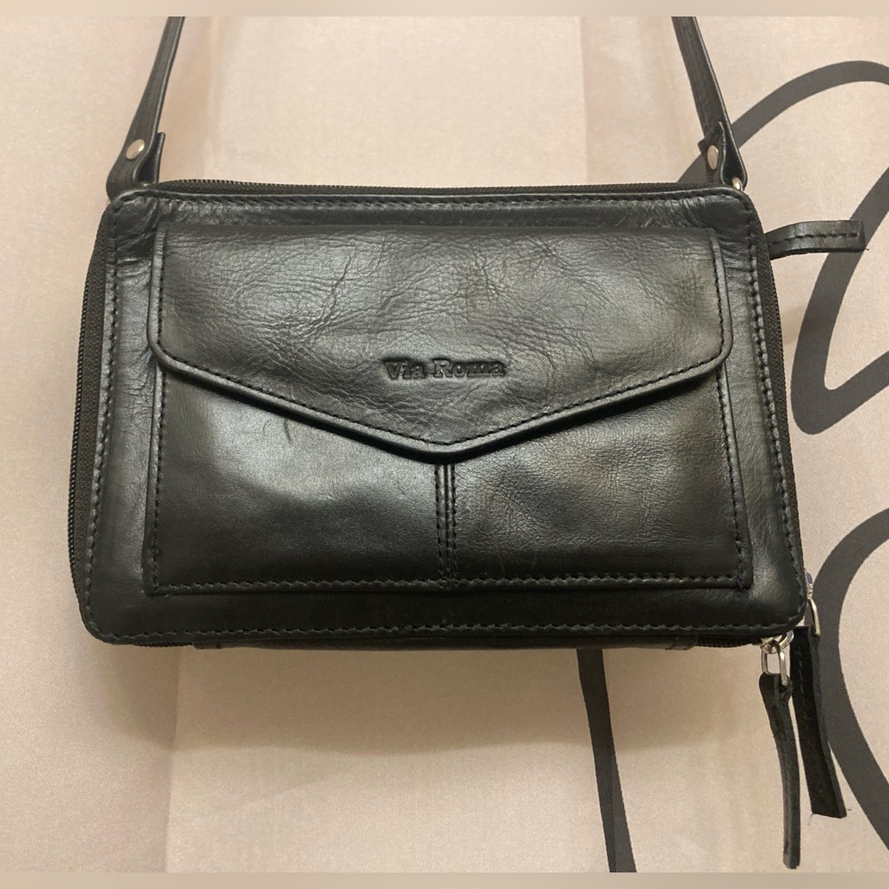 🦋3 For $30🦋Via Roma Black Leather Crossbody Bag - Picture 11 of 12